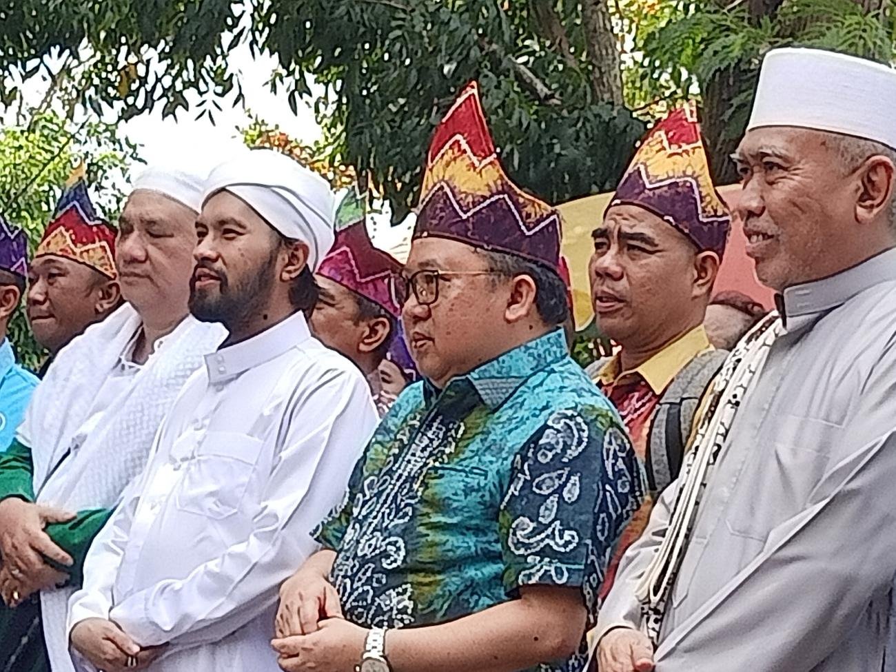 Berlaung Banjar, Tamliha-Habib Diantar Guru Wildan ke KPU