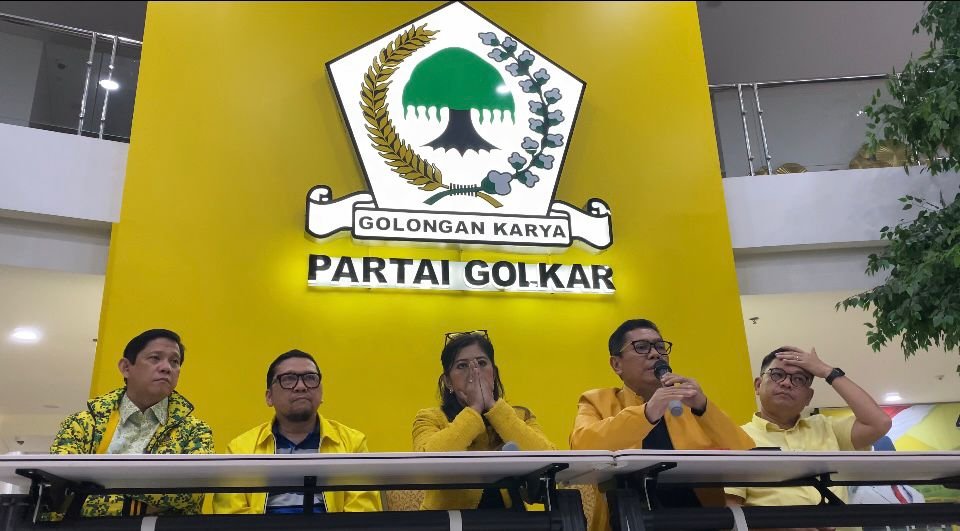 Kandidiat yang nantinya  berperan sebagai pelaksana tugas Ketua Umum akan ditentukan dalam rapat pleno.  Hal itu akan segera diputuskan menyusul pengunduran diri Airlangga Hartarto sebagai Ketua Umum Partai Golkar. Foto: apakabar.co.id/ Andrew Tito