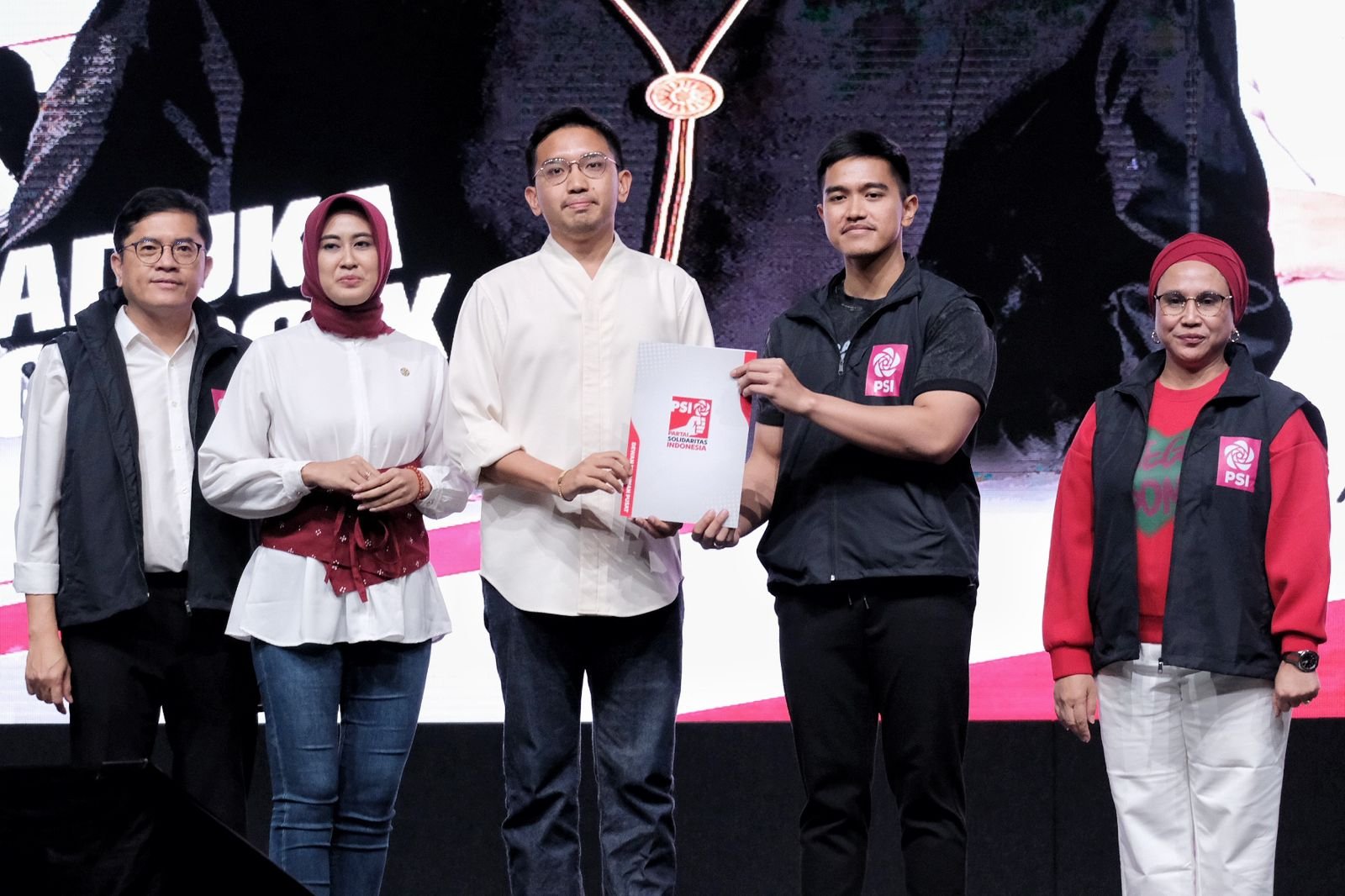 PSI Beri Rekomendasi ke Pasangan Gusti Bhre-Astrid untuk Pilkada Solo