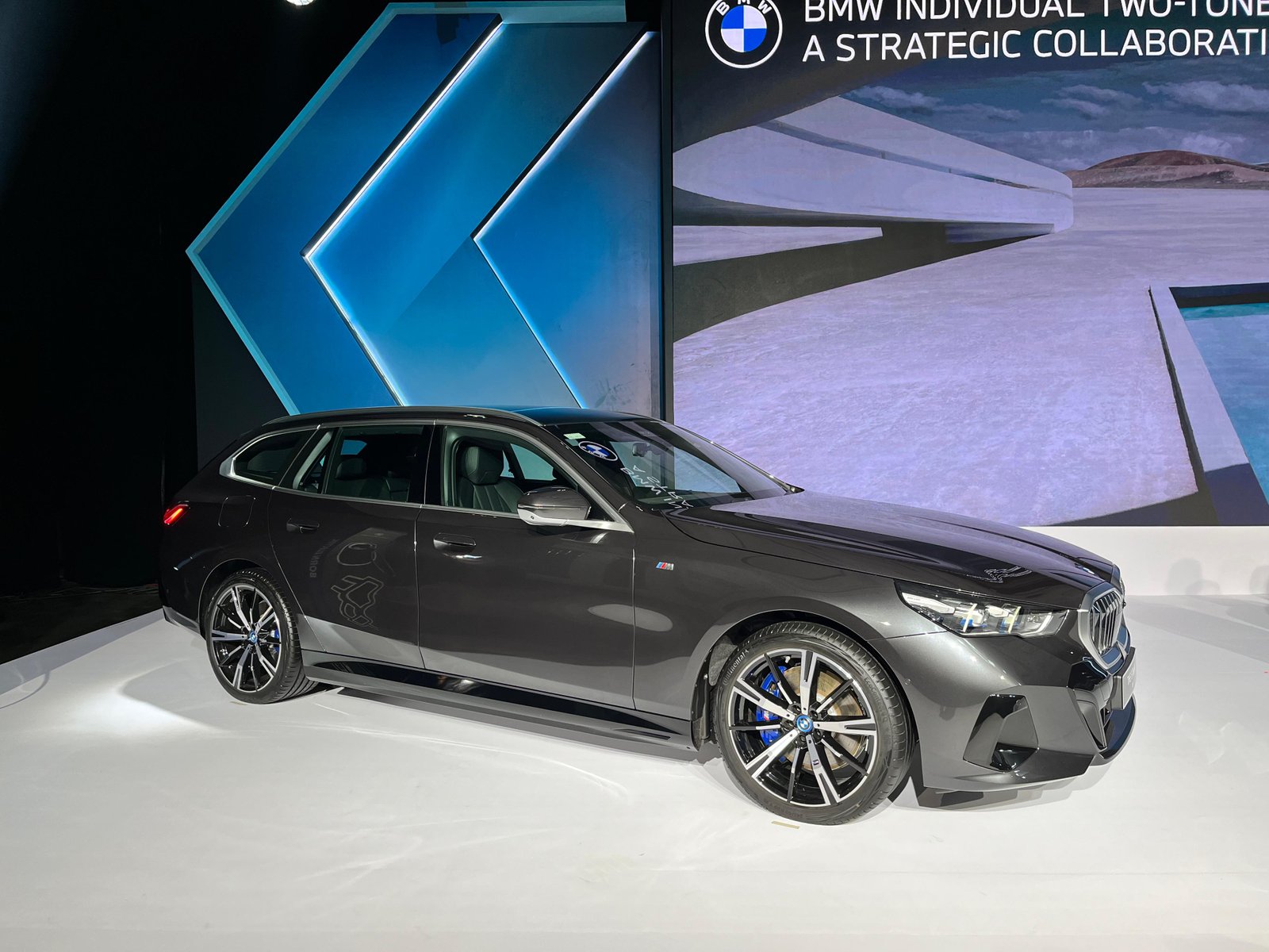Spesifikasi dan Harga BMW i5 Touring, Sang Calon Mobil Kolektor!