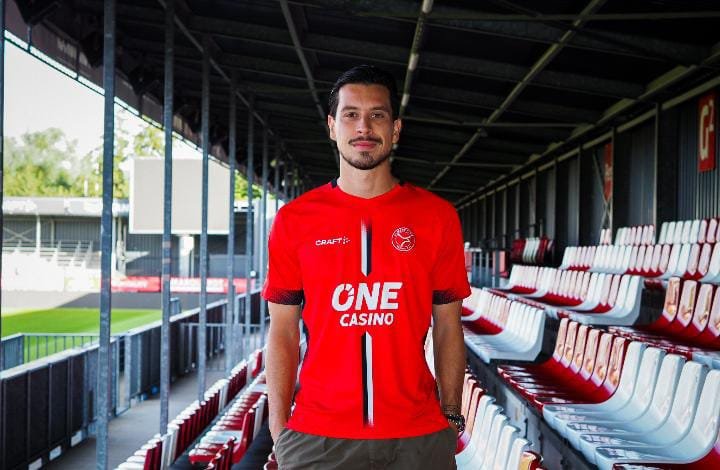 Janji Thom Haye Usai Resmi Gabung Almere City