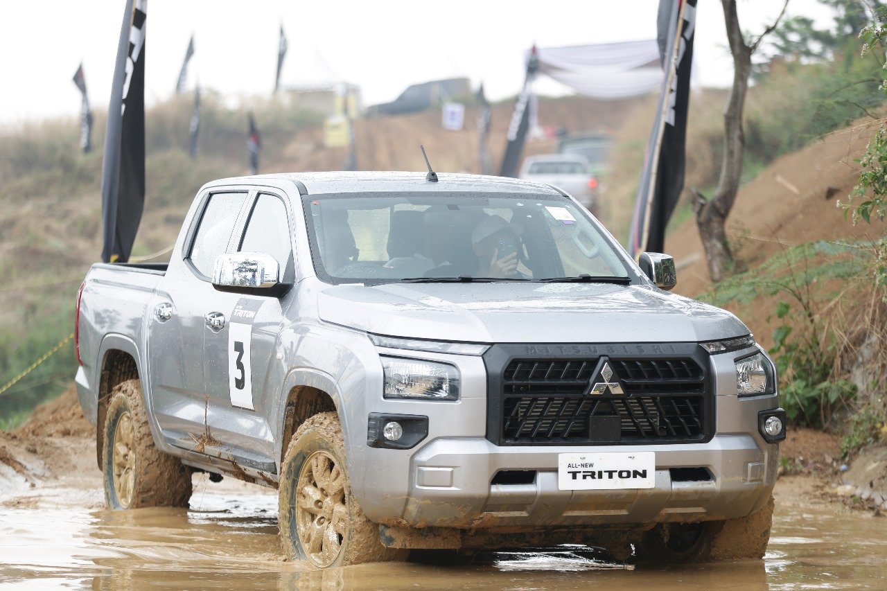 Menjajal ketangguhan dan keandalan Mitsubishi All New Triton di medan off-road. Foto: dok. MMKSI