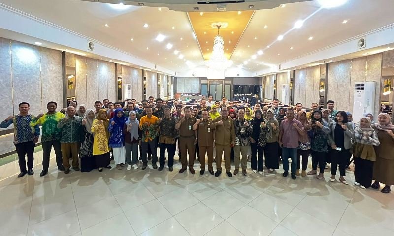 Cerita Guru Diusir Kadisdik Kalsel yang Merokok-Pake Sendal
