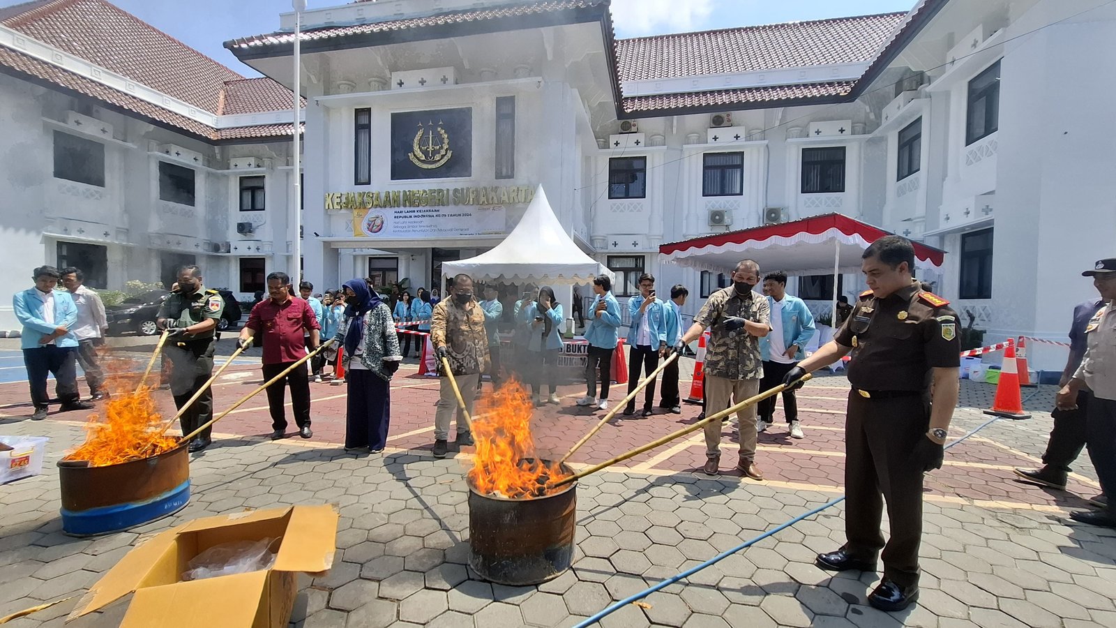 Kejari Solo Musnahkan Barang Bukti 622 Gram Sabu dan 84 Buah HP