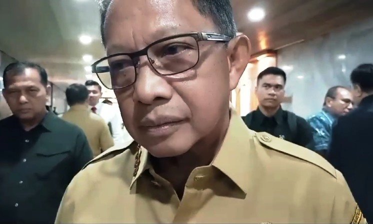 Reaksi Mendagri Tahu Kadisdik Kalsel Merokok-Usir Guru