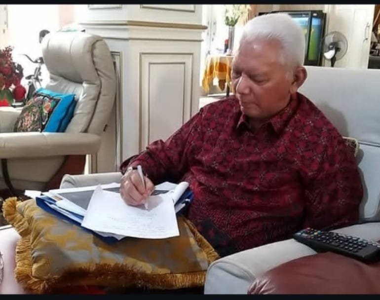 Awang Faroek untuk kesekian kalinya menjadi tersangka perkara korupsi.