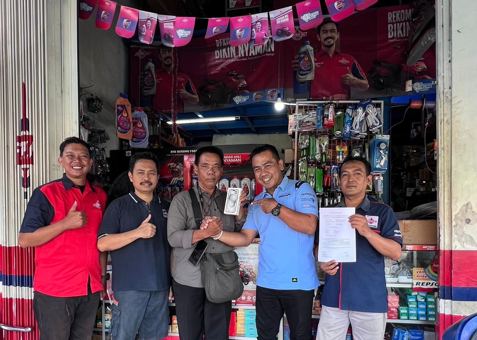 Federal Oil mengumumkan pemenang ywng beruntung dalam Program Nyaman Berhadiah 2024 untuk periode September. Foto: dok. EMLI
