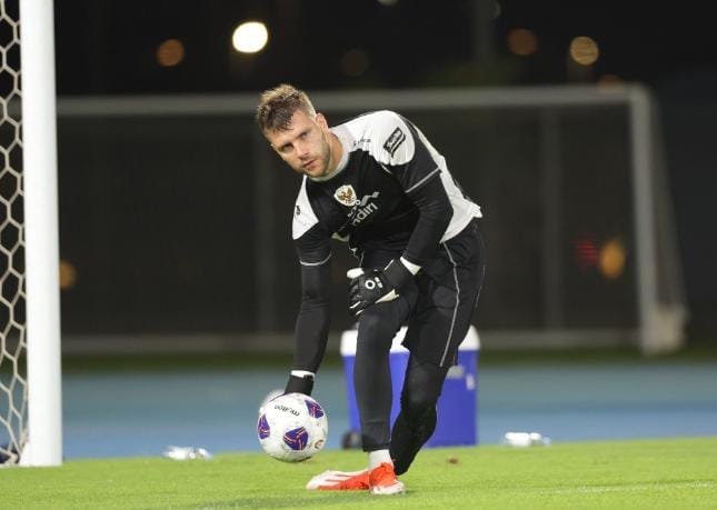 Kondisi Membaik, Maarten Paes Masih Diragukan Tampil di Bahrain