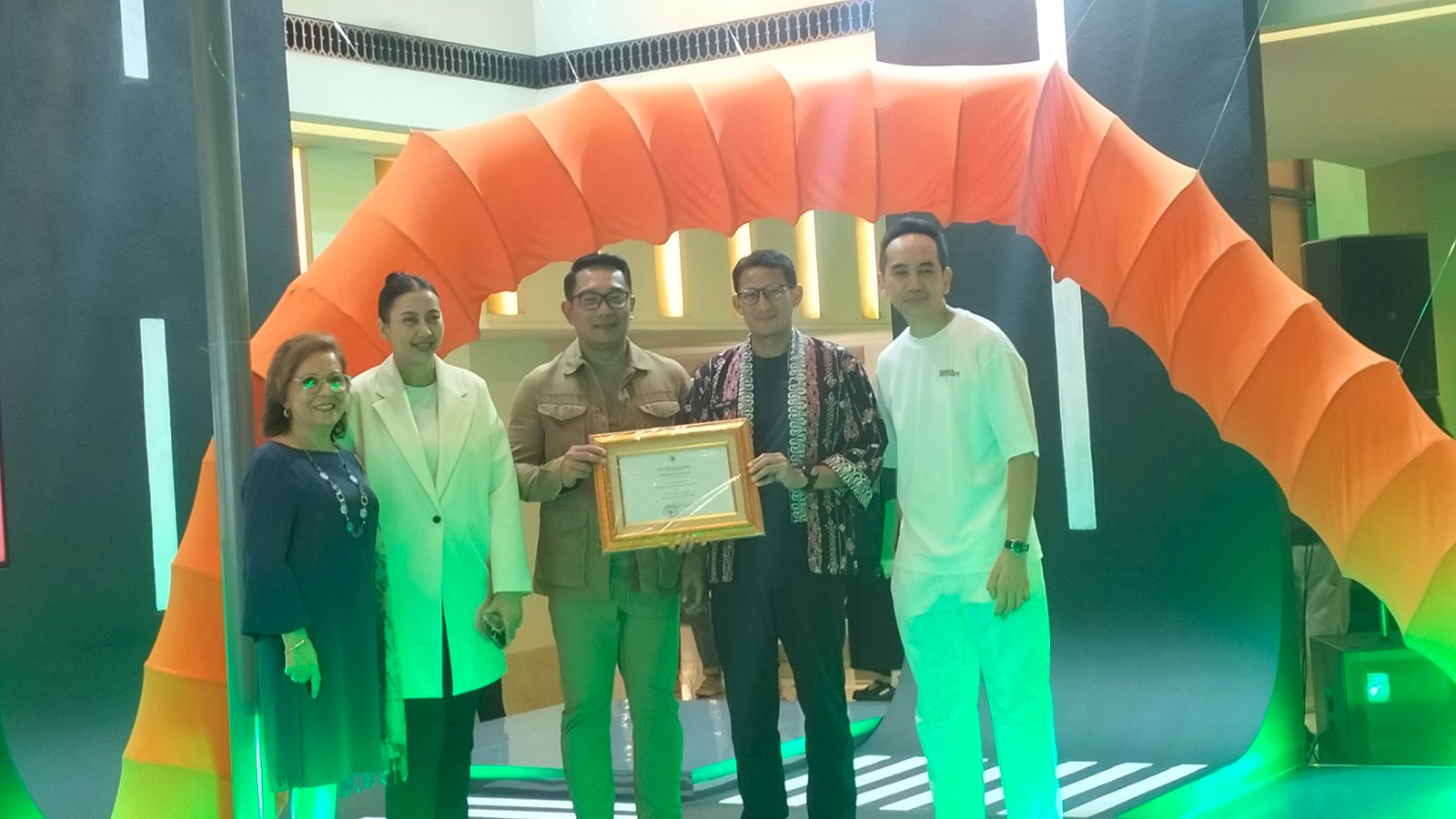 Pesan Sandiaga Uno ke Ridwan Kamil: Kembangkan Sektor Wisata