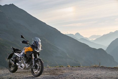 Moto Guzzi Stelvio Mengaspal di Indonesia, Dilengkapi PFF dan 5 Mode Berkendara