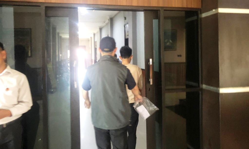 Benarkah KPK Tangkap Gubernur Kalsel Paman Birin?
