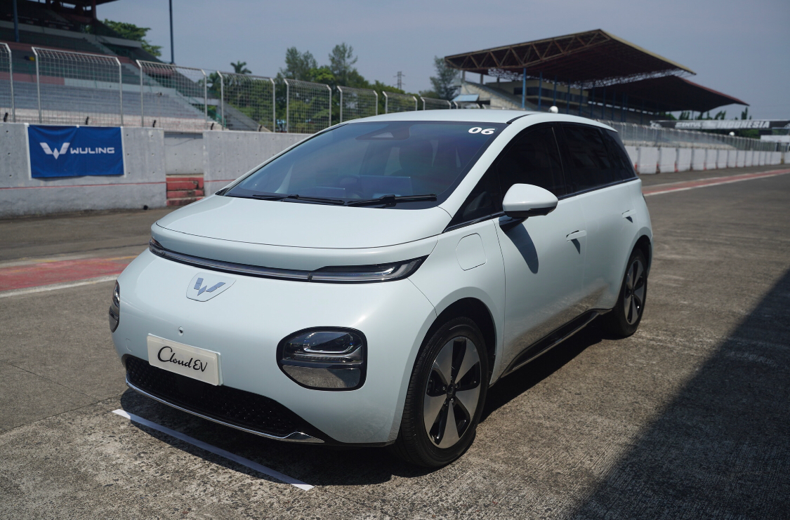 Harga Terjangkau dan Beri Kenyamanan, Wuling Cloud EV Dapat Penghargaan Best Value Electric Car