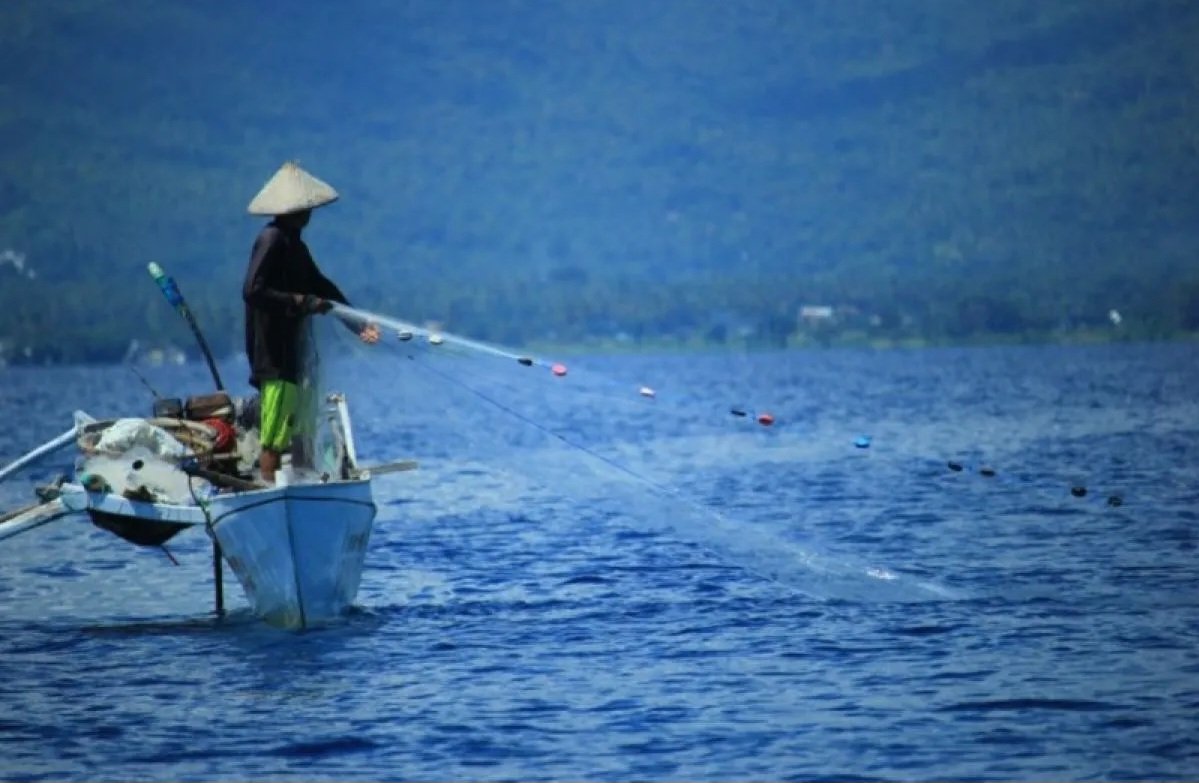 Nelayan Tuna Tetap Miskin Diiringi Ancaman Mikroplastik