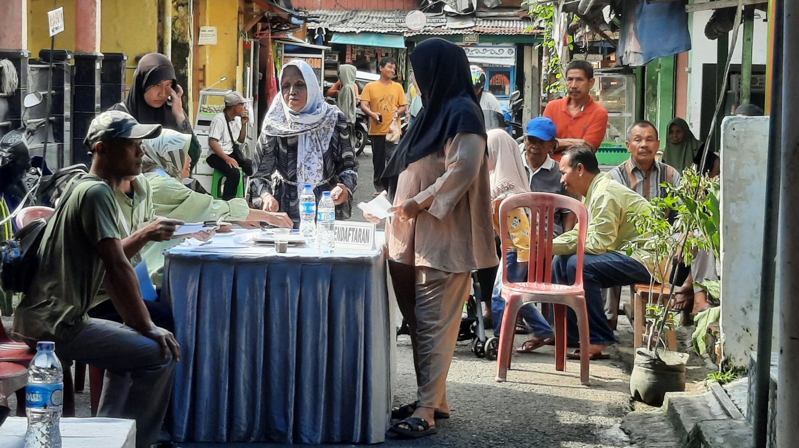 Salam 4 Jari: Rendahnya Partisipasi dan Kemenangan Kotak Kosong Bentuk Koreksi Publik terhadap Pilkada