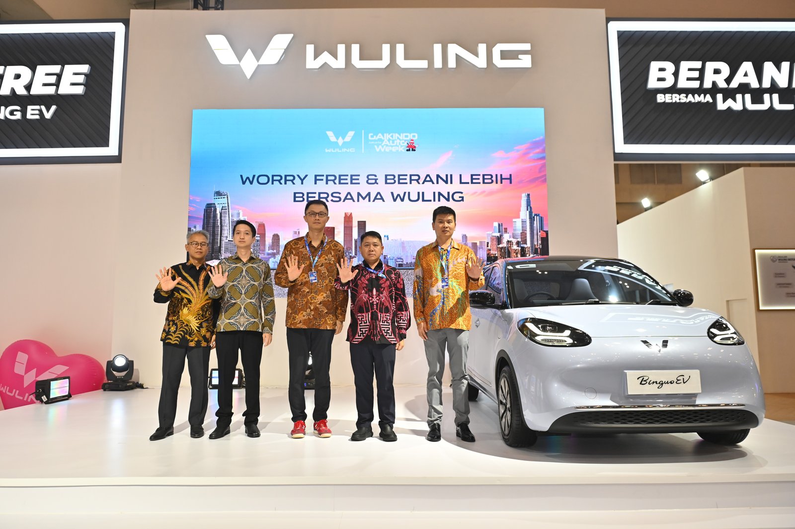 Jajaran manajemen di acara Press Conference Wuling MUF GJAW 2024. Foto: dok. Wuling