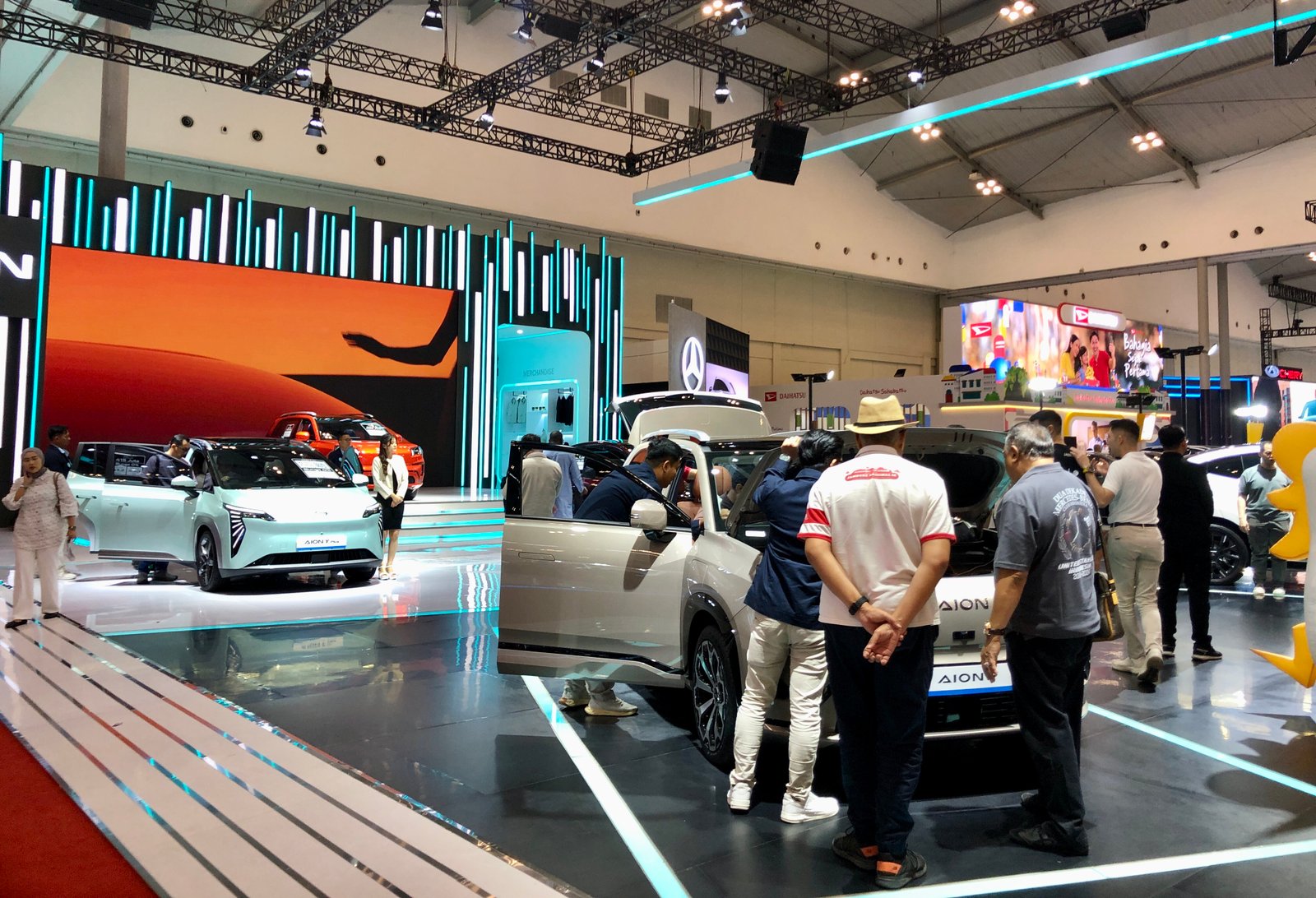 GJAW 2024 menyuguhkan bukan hanya pameran otomotif tapi juga keseruan dan program menarik lainnya untuk pengunjung. Foto: apakabar.co.id/DF