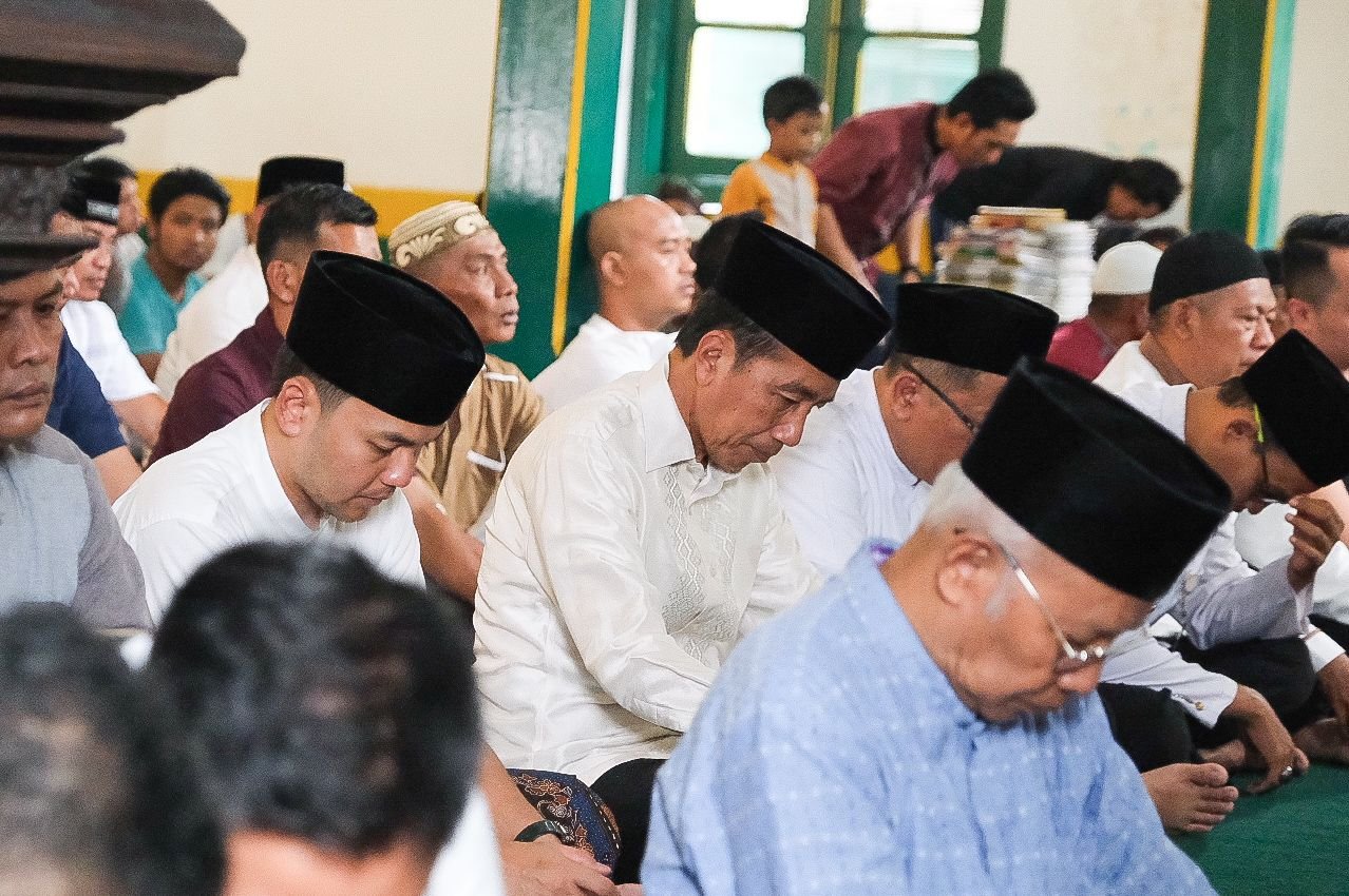 Salat Jumat Bareng Jokowi, Respati Ardi Jadi Terkenang Ibu