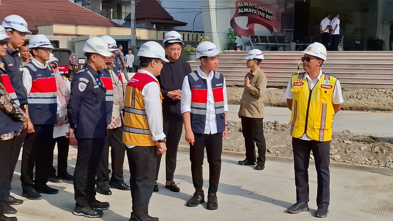 Wapres Gibran Tinjau Proyek Simpang Joglo, Target Rampung Akhir Tahun