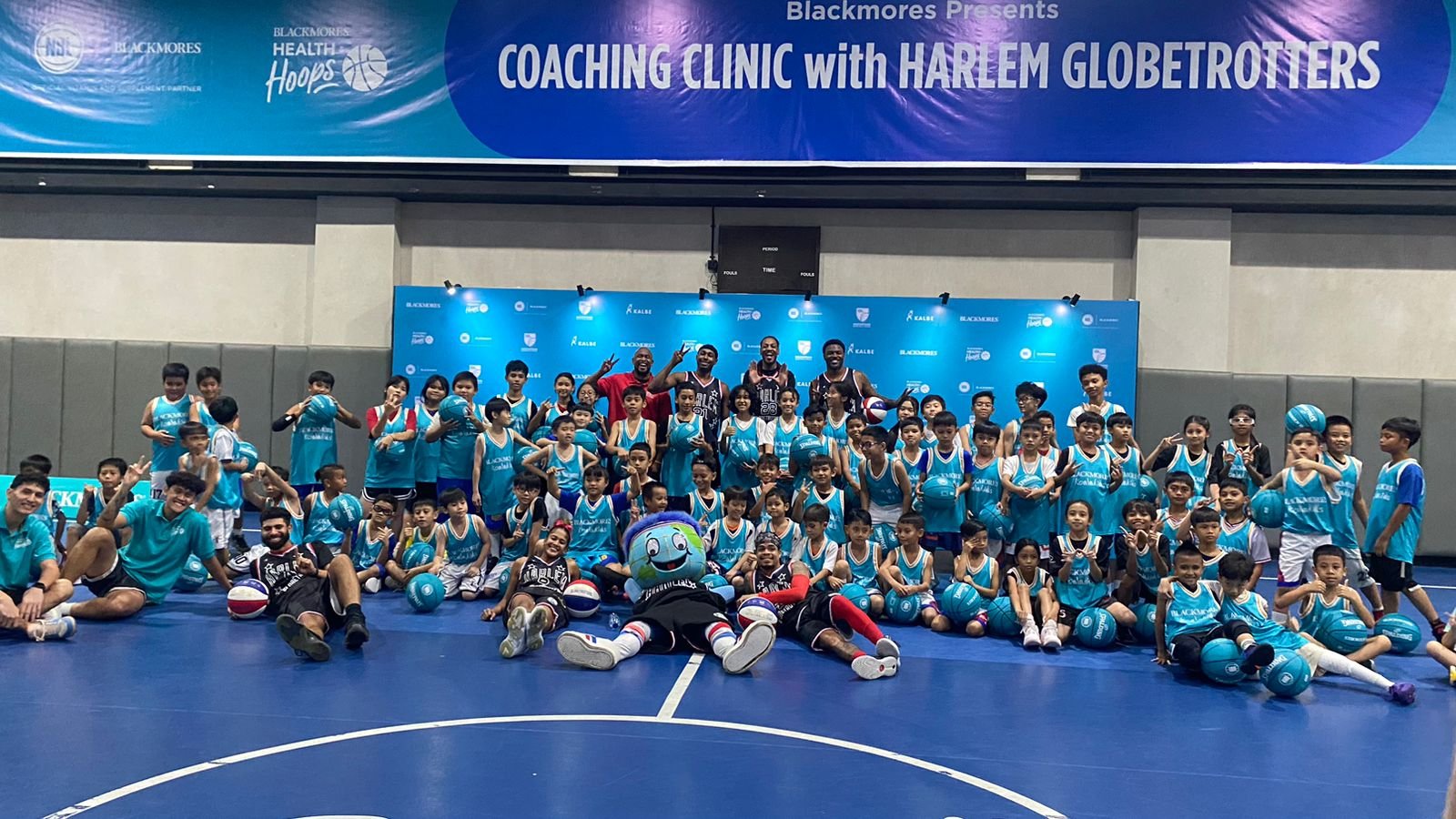 75 Anak-anak Ikuti Coaching Clinic Bersama Tim Basket Harlem Globetrotters