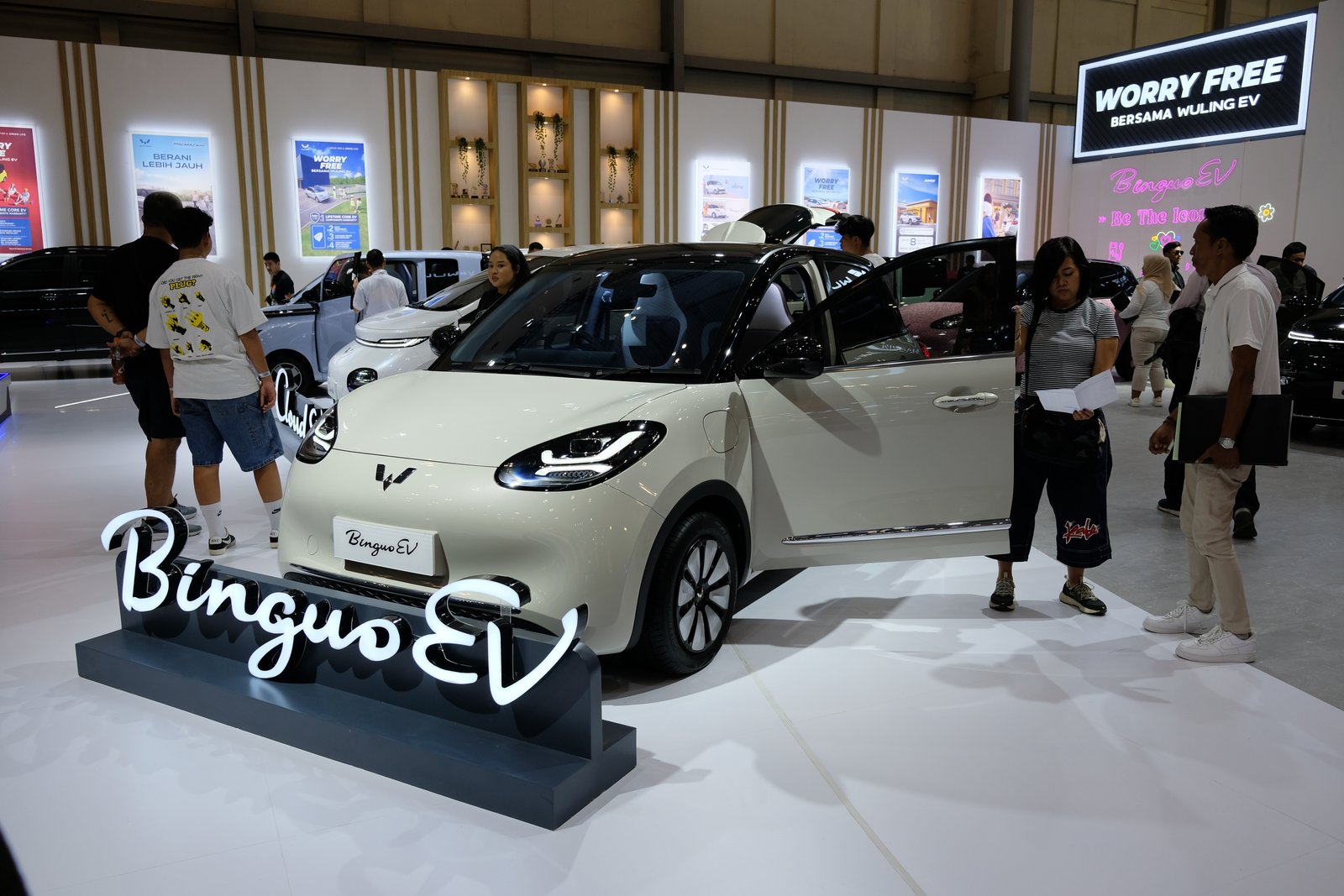 Khusus untuk pembelian BinguoEV di periode Year End Sale terdapat berbagai keuntungan menarik bagi konsumen. Foto: dok. Wuling