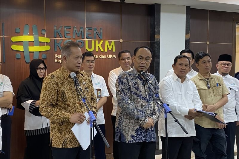 Menkop Pastikan Produksi Susu dari Koperasi Terserap Pabrik