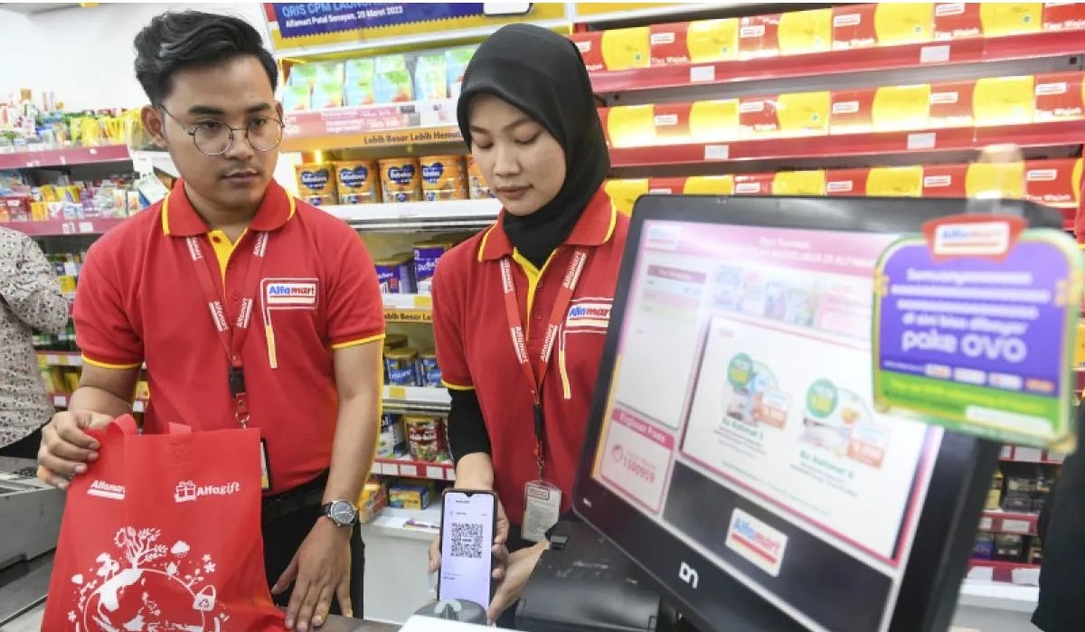 Alfamart Tutup 400 Gerai Tahun Ini meskipun Laba Bersih Cukup Besar