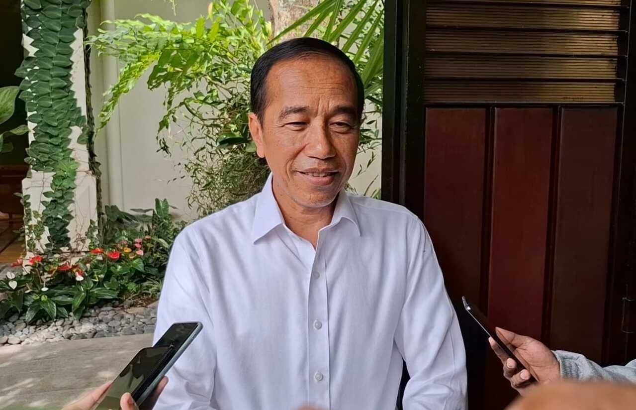 Presiden RI ke-7 Joko Widodo saat ditemui di kediamannya di Sumber, Solo, Selasa (3/12). Foto: apakabar.co.id/Fernando
