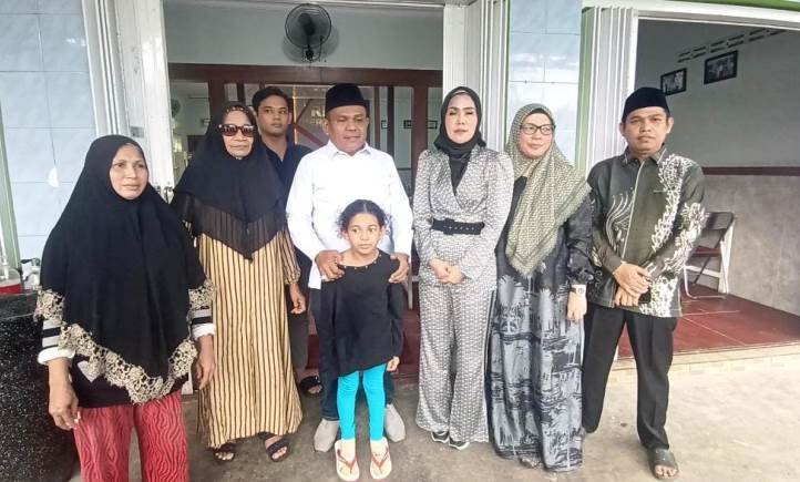 Perjuangan Putri Muazin Masjidil Haram Sekolah di Kalsel 