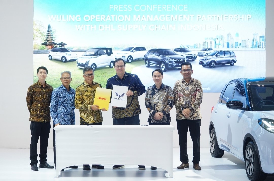 Wuling bermitra dengan DHL Supply Chain Indonesia dalam manajemen ketersediaan suku cadang. Foto: dok. Wuling