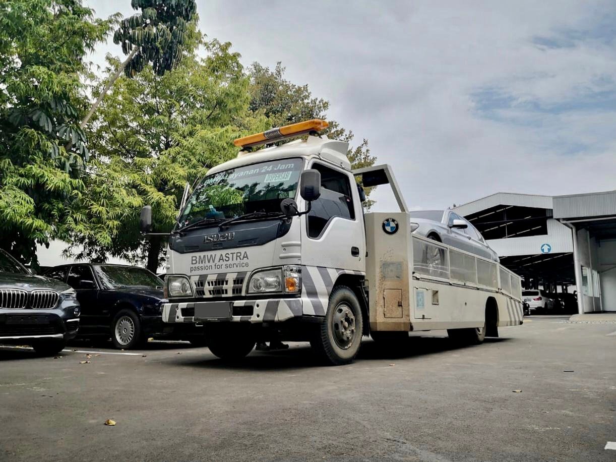 BMW Astra menyiapkan armada untuk evakuasi mobil yang terjebak Banjir di Jadetabek. Foto: dok. BMW Astra