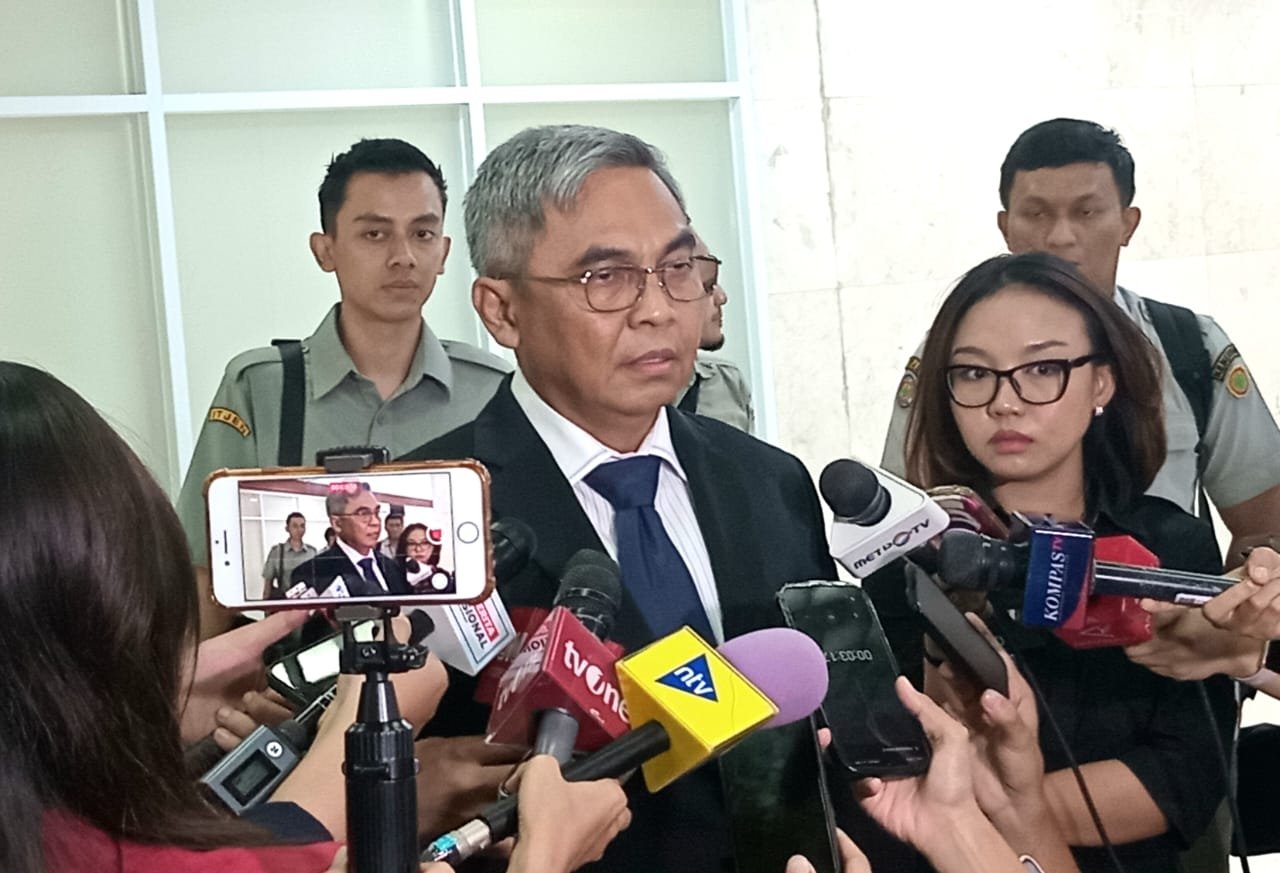 Ketua Komisi Pemberantasan Korupsi (KPK), Setyo Budiyanto, satu memberikan pernyataan dugaan korupsi yang melibatkan anggota DPRD Jawa Timur, Zeiniye, di gedung KPK, Kuningan, Selasa (21/1). Foto: apakabar.co.id/Muhammad Hasbi