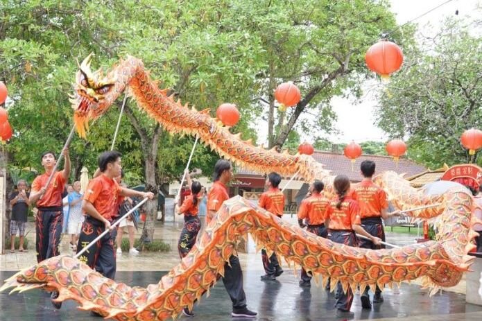 ITDC menghadirkan atraksi budaya menyambut libur panjang Imlek 2025, di Nusa Dua, Kabupaten Badung, Bali. Foto: Antara