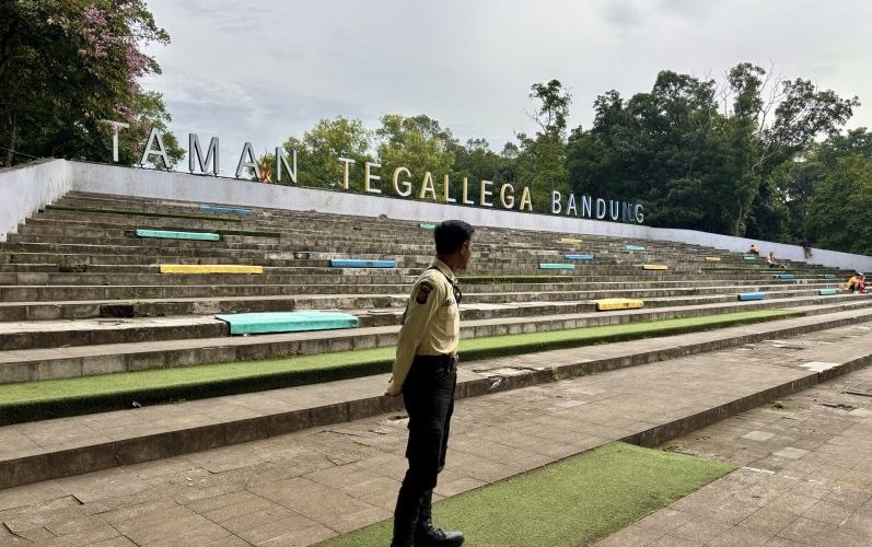 Pencarian Koin Jagat Marak, Satpol PP Kota Bandung Bertindak Tegas karena Merusak Taman