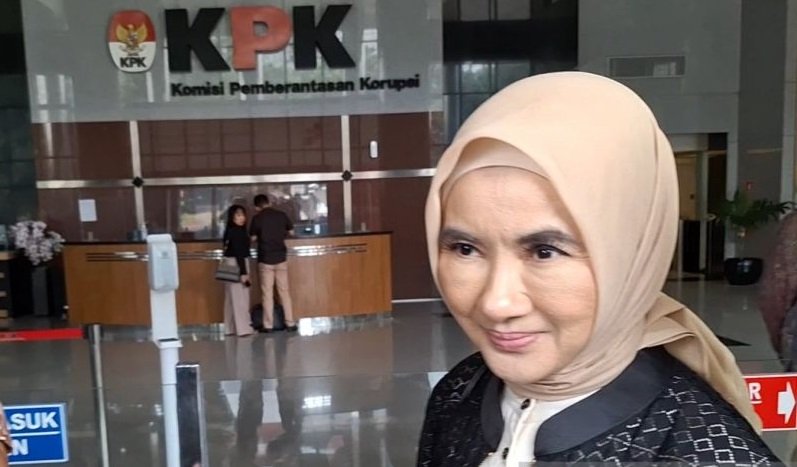 Komisi Pemberantasan Korupsi (KPK) memeriksa Direktur Utama PT Pertamina (Persero) periode 2018-2024 Nicke Widyawati sebagai saksi kasus dugaan korupsi pengadaan gas alam cair atau liquefied natural gas (LNG) di PT Pertamina pada tahun 2011-2021 di Gedung