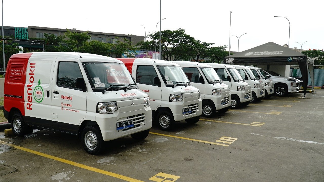 Rentokil Initial Indonesia menggunakan 11 unit Mitsubishi L100 EV sebagai kendaraan operasional. Foto: dok. MMKSI