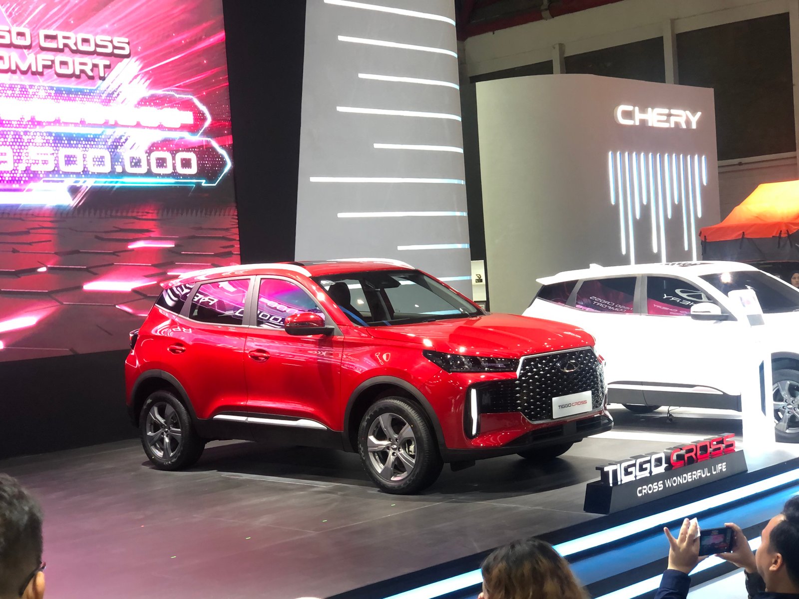 Chery Tiggo Cross resmi meluncur di IIMS 2025. Foto: apakabar.co.id/DF