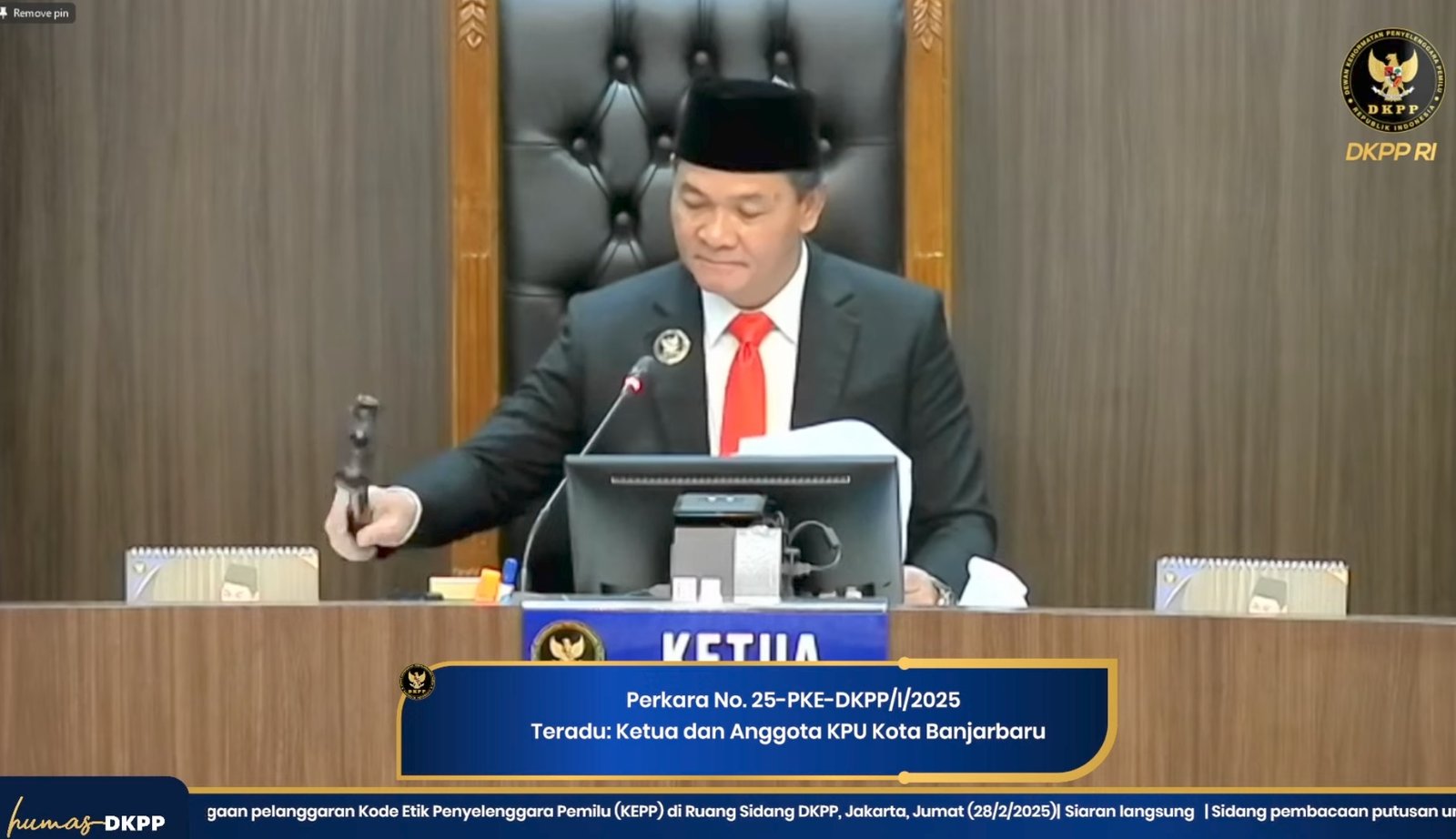 Dipecat! Komisioner KPU Banjarbaru Melanggar Etik