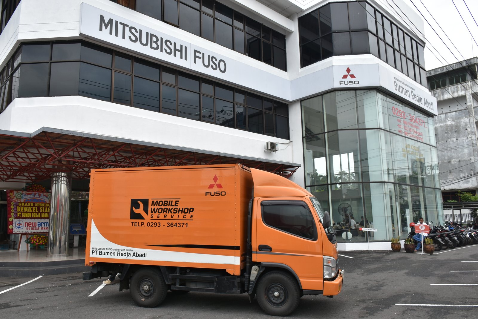 Mitsubishi Fuso hadirkan bengkel siaga 24 jam di Magelang, Jawa Tengah. Foto: dok. KTB