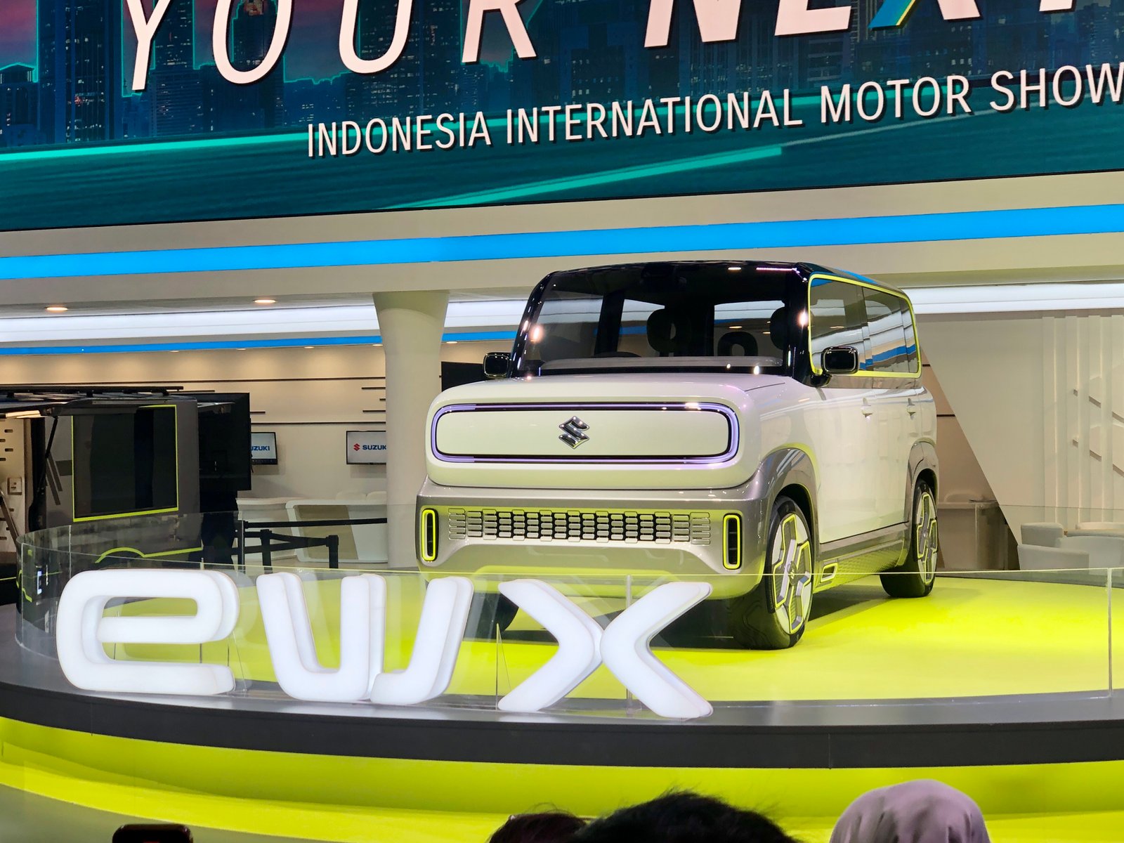 Suzuki memboyong konsep mobil listrik eWX di IIMS 2025. Foto: apakabar.co.id/DF