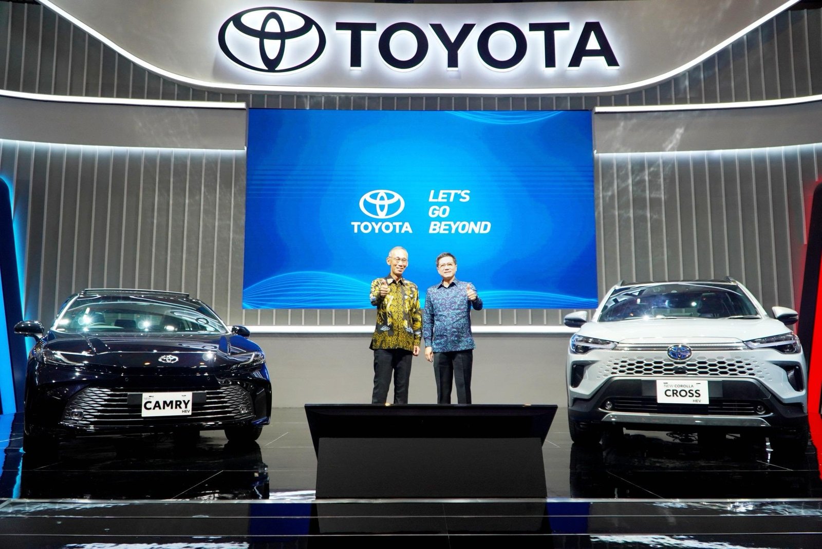 Toyota meluncurkan New Camry Hybrid, New Corolla Hybrid dan New Agya Stylix with Aeropackage di IIMS 2025. Foto dok. TAM