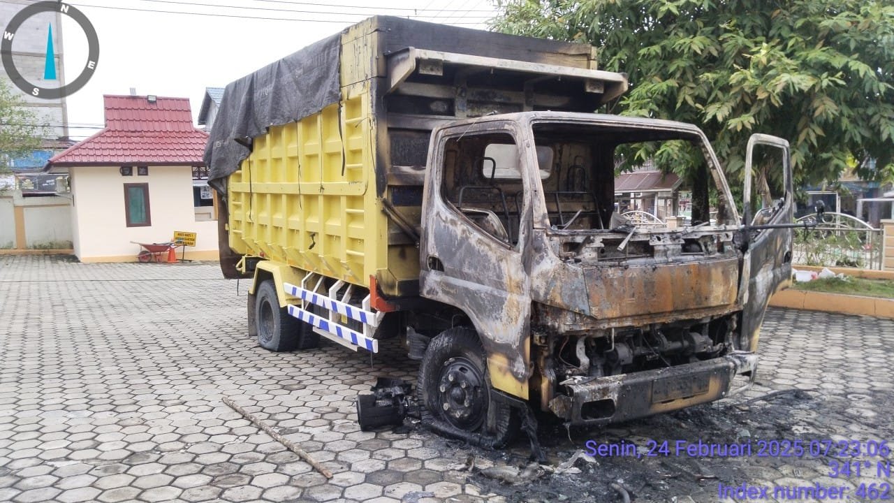 [Hoaks] Warga Pukuli Sopir Truk Batu Bara di Batu Kajang