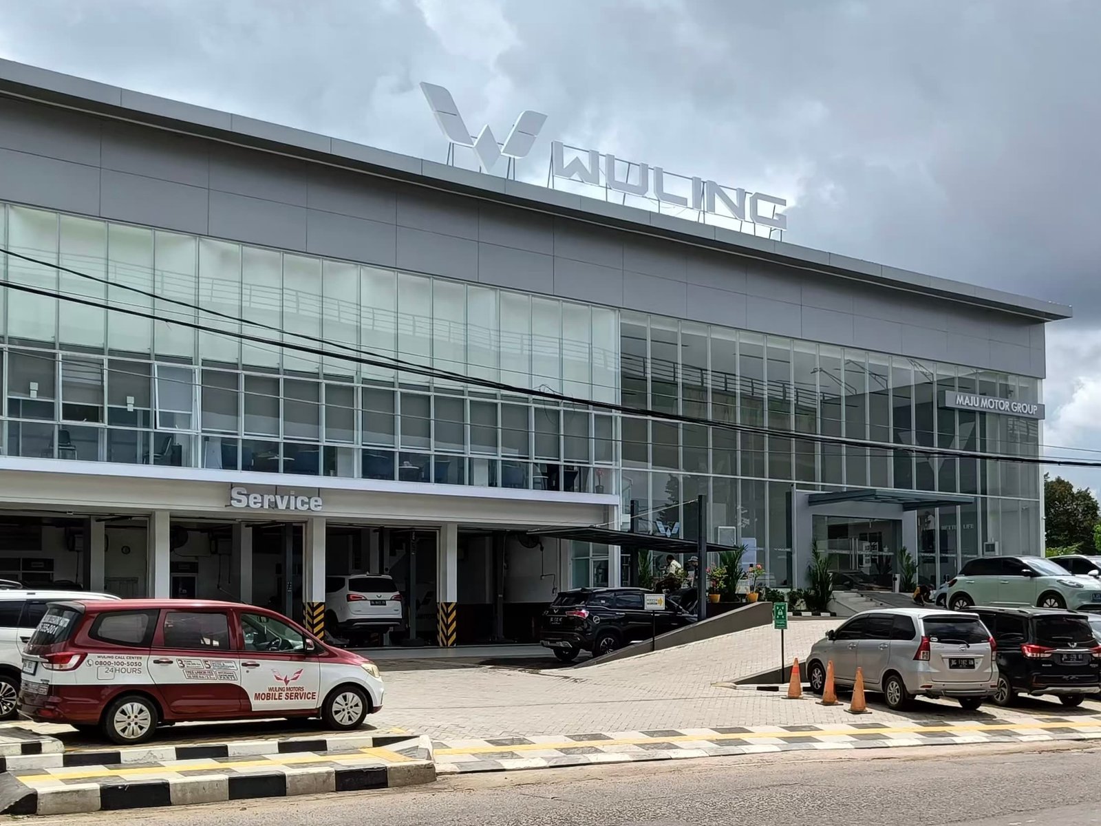 Wuling Resmikan Diler Baru di Palembang, Tampilan Modern dengan Silver Logo