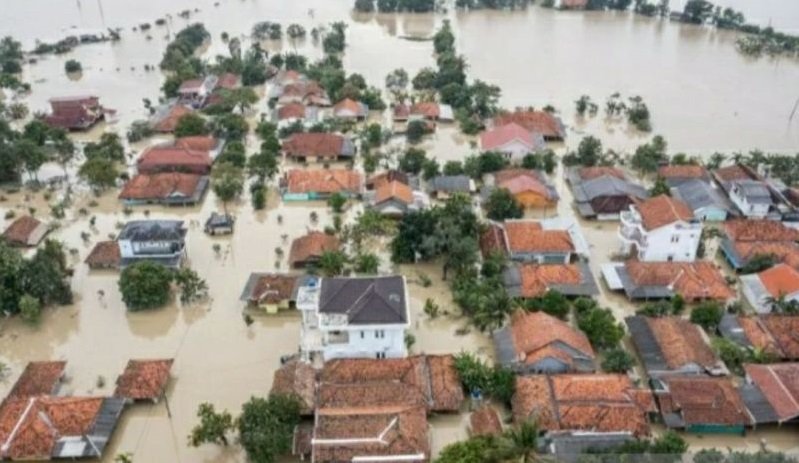Foto udara banjir di Desa Karangligar, Karawang. Foto: ANTARA