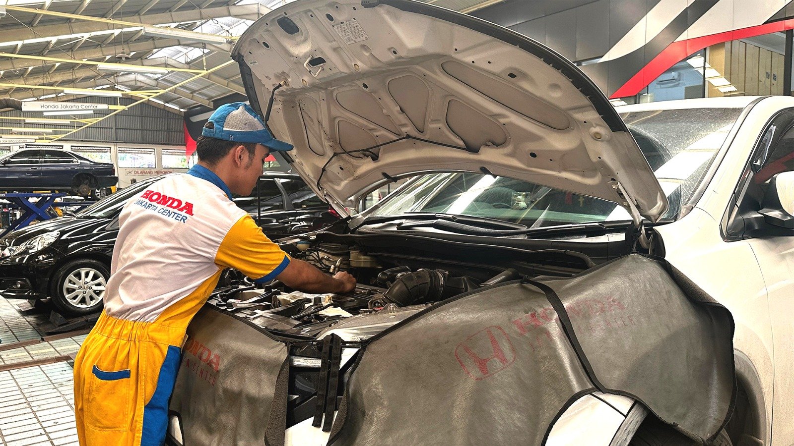 Honda menawarkan program servis bagi mobil pelanggan yang terdampak banjir. Foto: dok. HPM