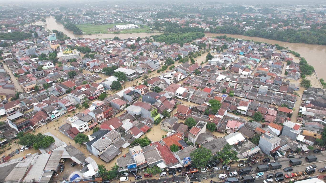 Banjir di Bekasi Meluas, Ketinggian Capai Tiga Meter