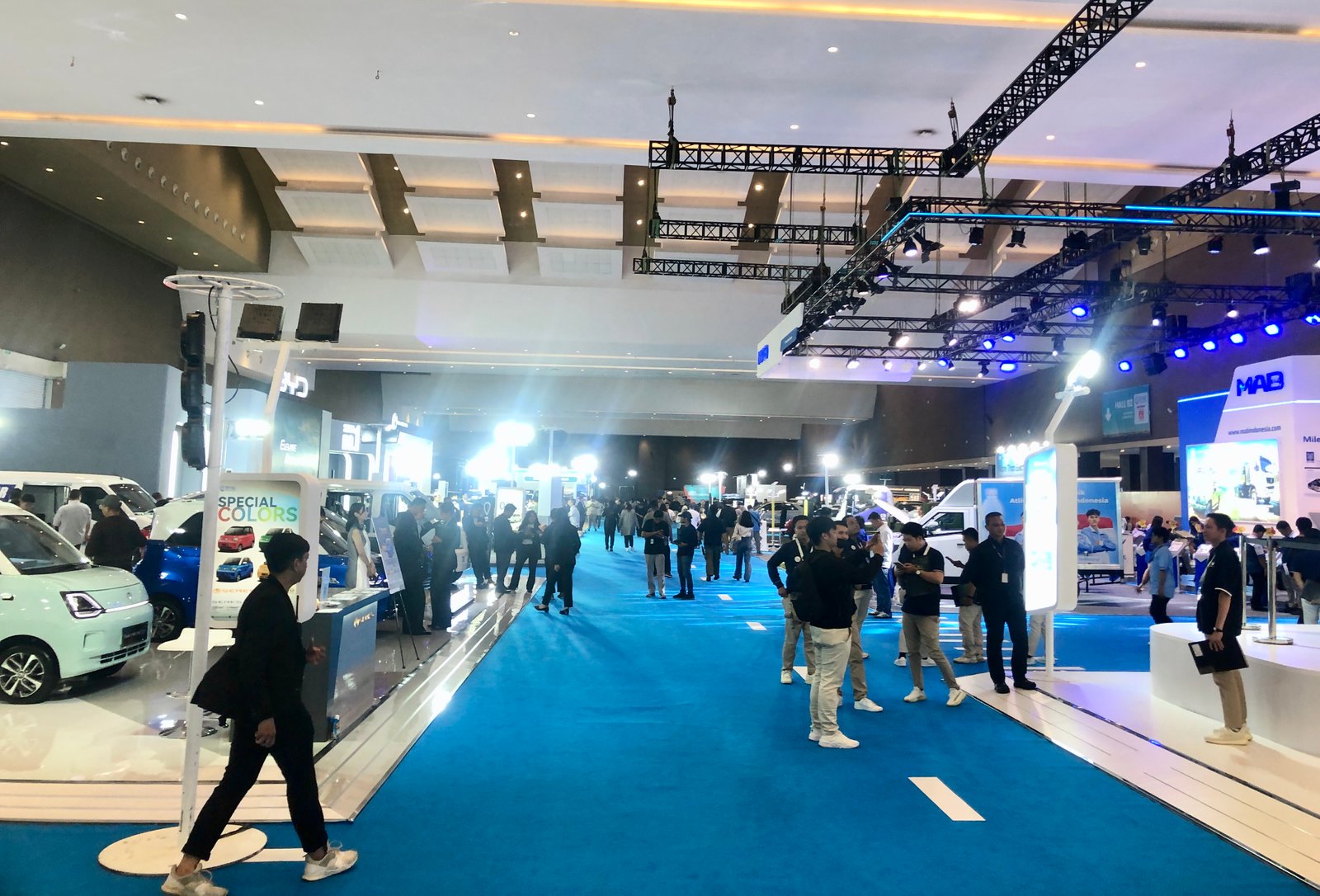 Berbagai jenama otomotif hadir di PEVS 2025. Foto: apakabar.co.id/DF