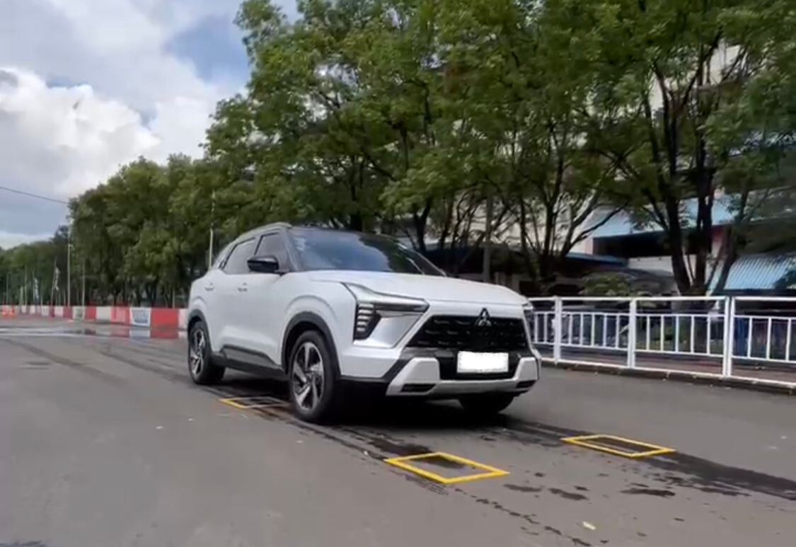 Cara memaksimalkan fitur keamanan berkendara Mitsubishi Xforce yang bikin pengendara semakin percaya diri. Foto: apakabar.co.id/DF