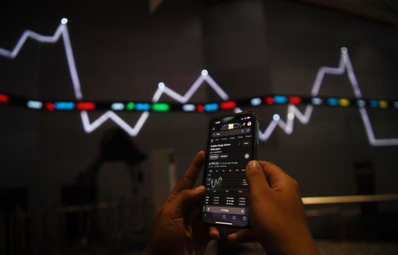 IHSG Anjlok Lebih dari 8 Persen, BEI Hentikan Sementara Perdagangan