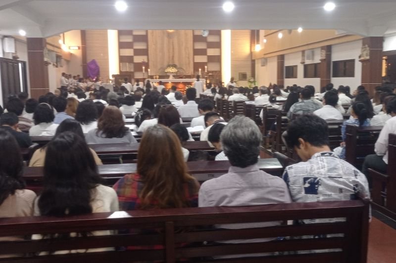 Meneladani Yesus, Gereja Katolik Rangkasbitung Ajak Pemimpin Turun Melayani Masyarakat