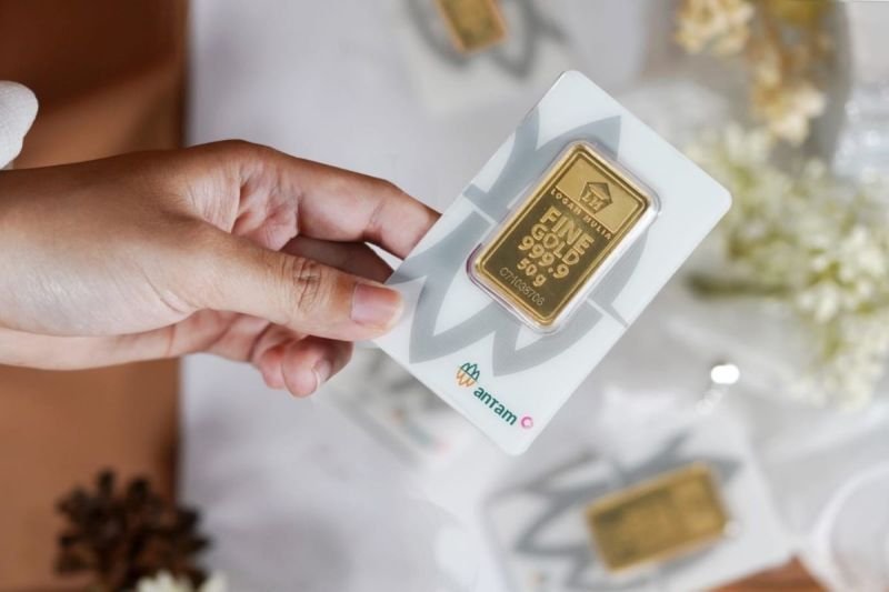 Salah satu produk emas dari PT Aneka Tambang Tbk atau Antam. Foto: Antam